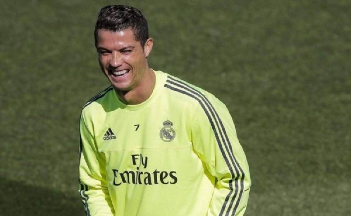 Cristiano Ronaldo completa una parte del entrenamiento con el grupo
