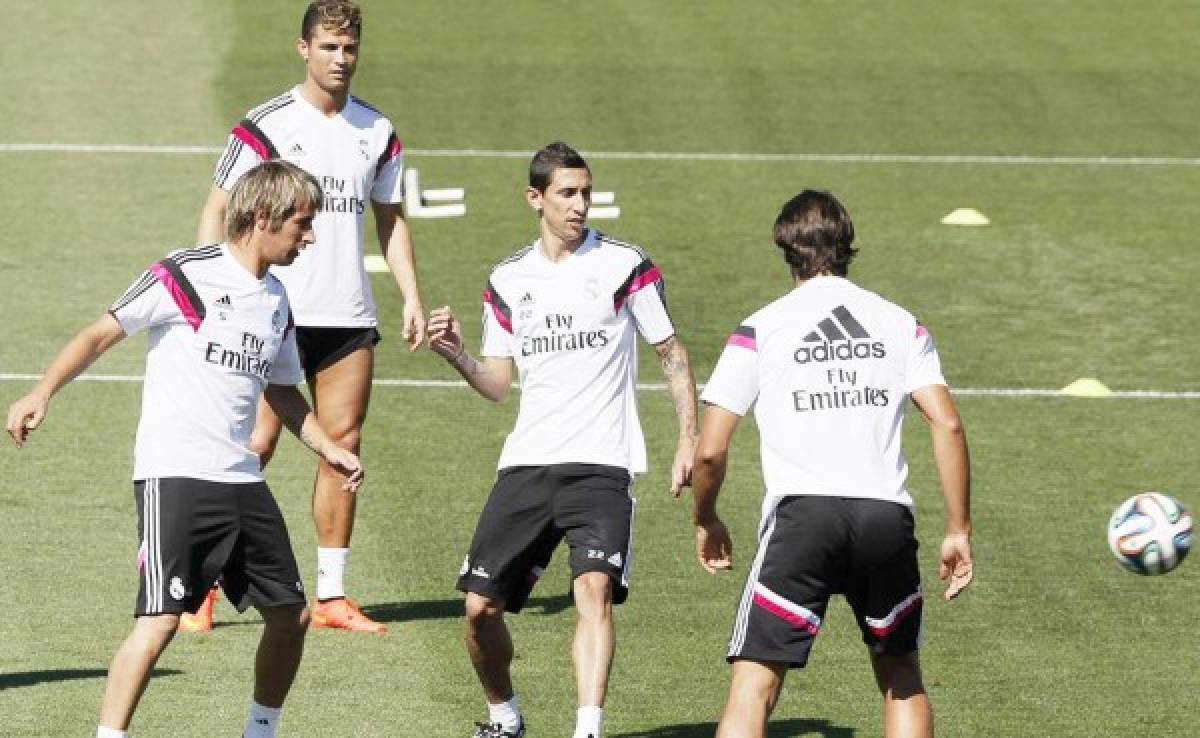 Di María y Khedira vuelven a entrenar en Valdebebas a la espera de su salida