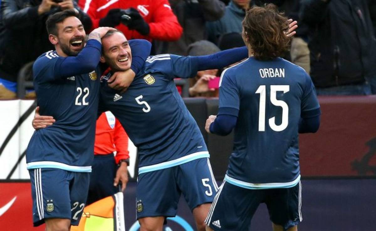 Argentina venció sin Messi 2-0 a El Salvador en Washington