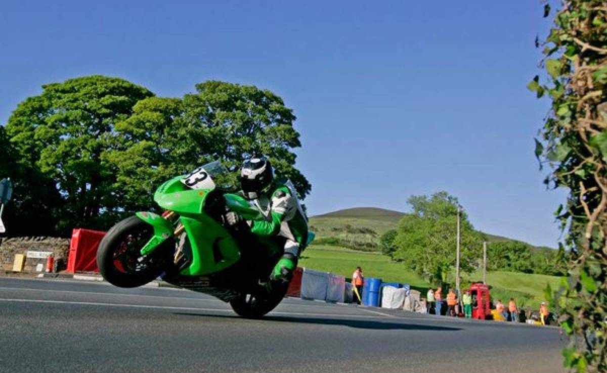 Logran correr motocicleta a 331 km/h