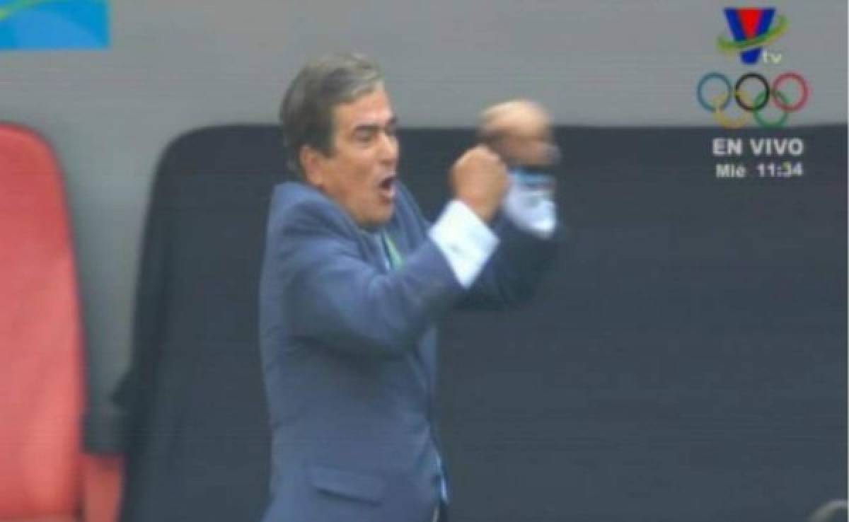 La eufórica celebración de Jorge Luis Pinto tras el gol de Honduras