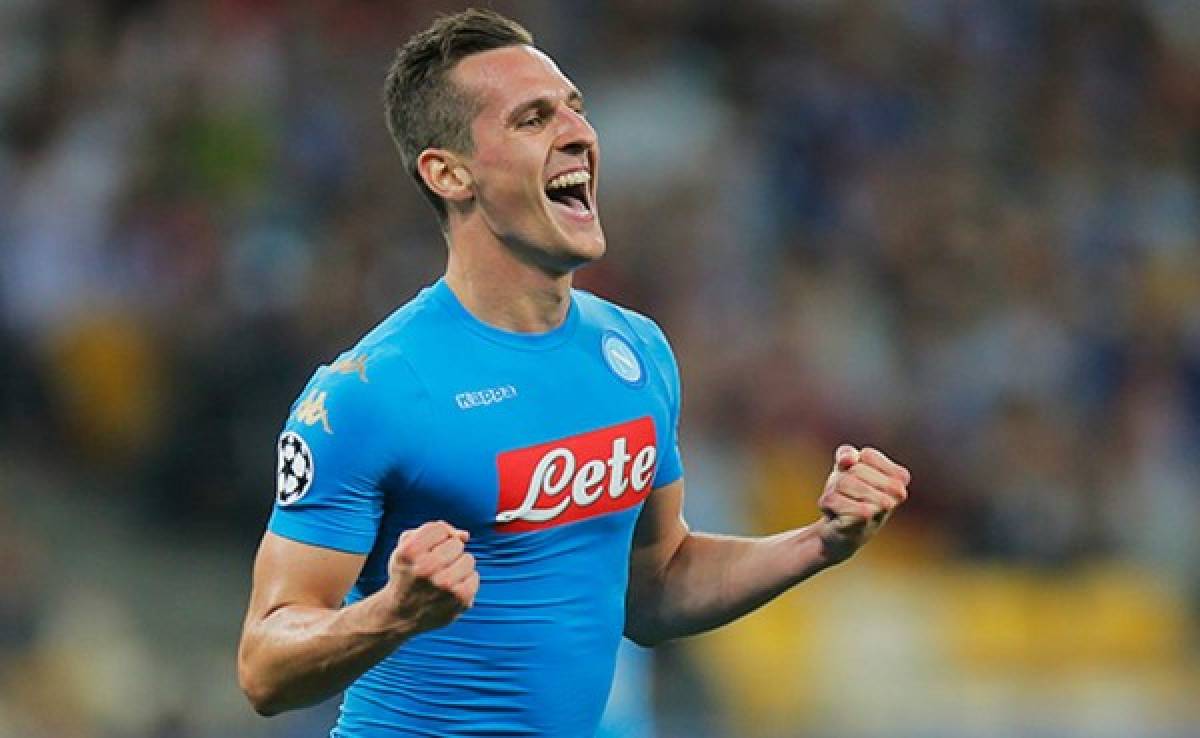 Milik, de niño que fumaba a los seis años a ser figura del Napoli   