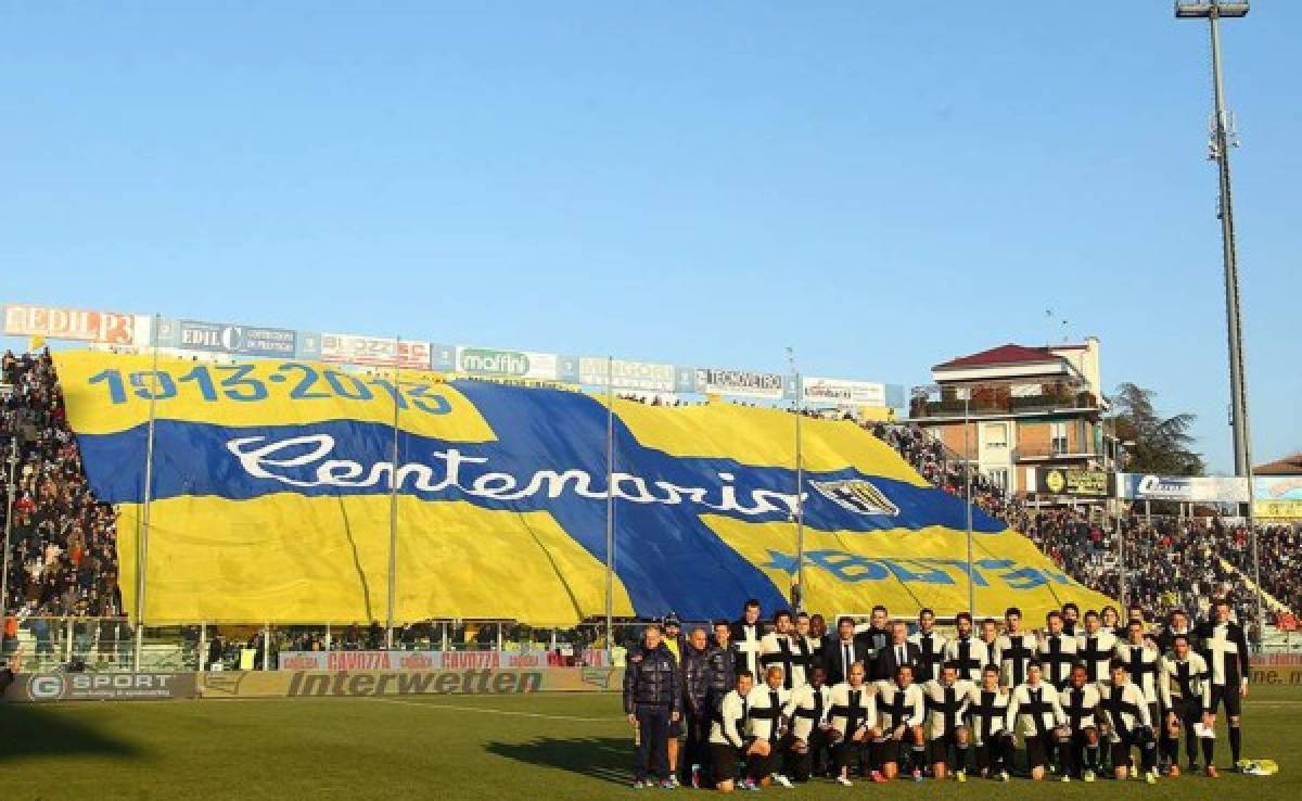 El Parma suspende su partido porque no puede pagar ¡ni la seguridad del estadio!