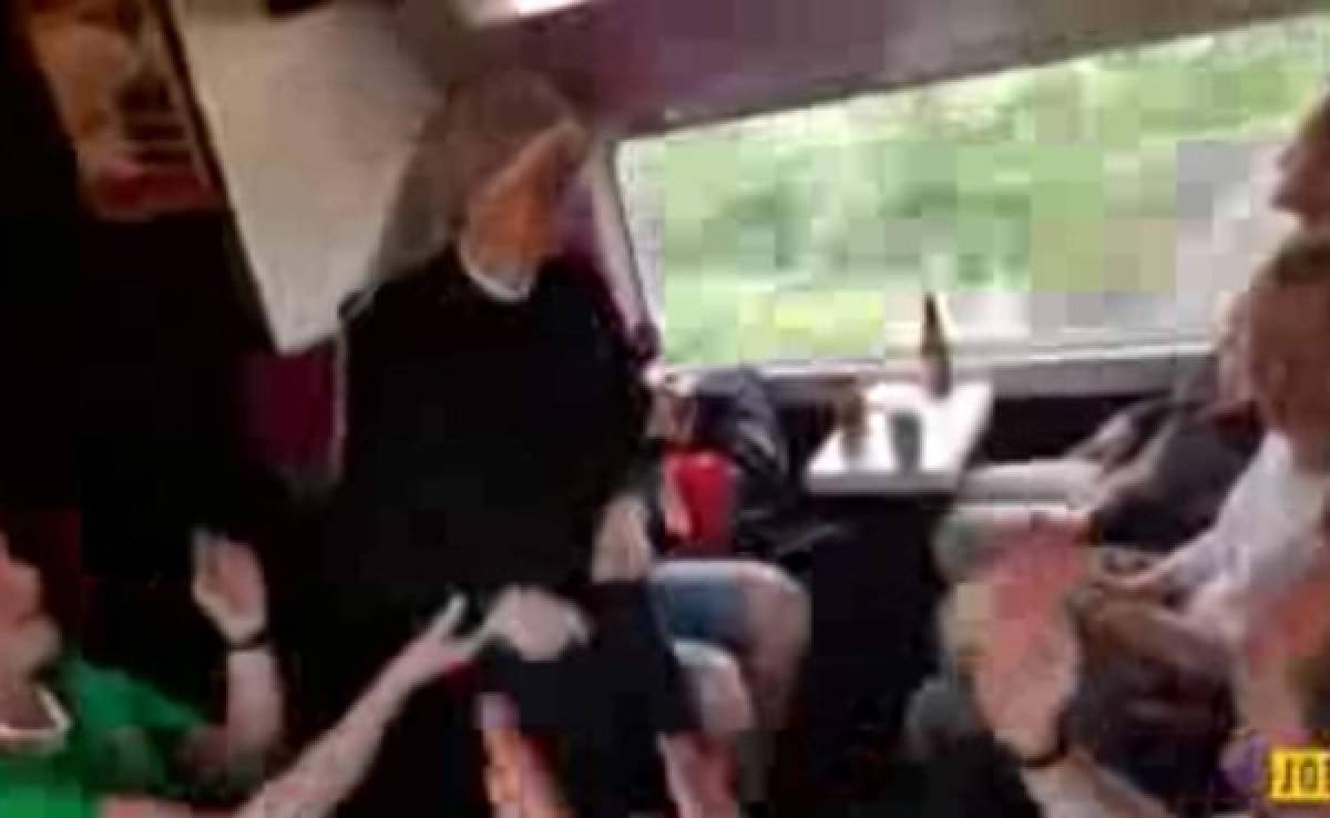 VIDEO: Aficionados irlandeses hacen bailar a una monja