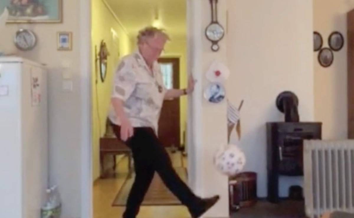 VIDEO: La abuela de 90 años con un dominio de balón que sorprende