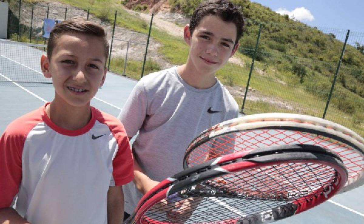 Hermanos Gutiérrez dominan en tenis de campo en los Juegos de la Juventud