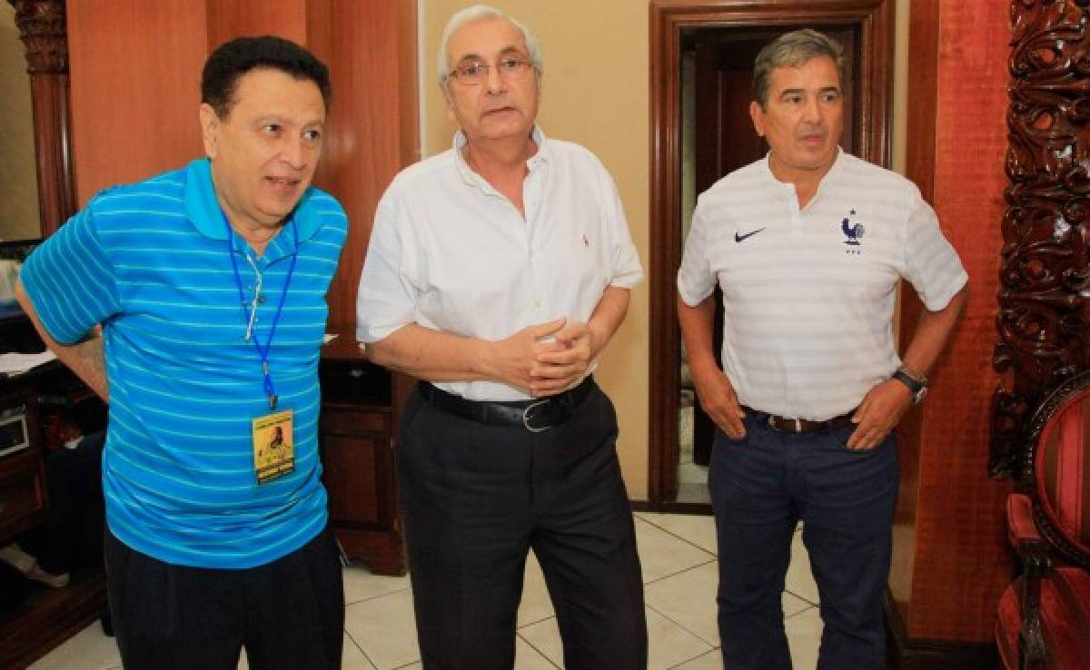 Pinto se reunió con Liga Nacional para ordenar calendarios de competencia
