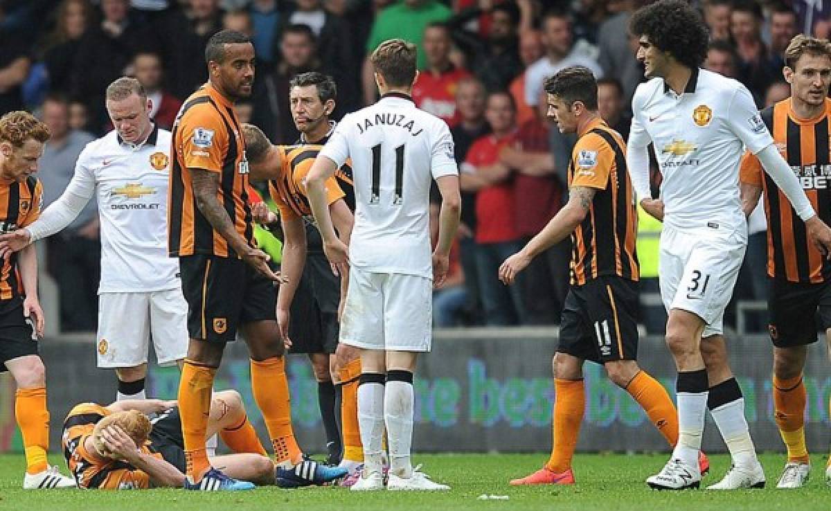 VIDEO: La horrible lesión de Fellaini a jugador del Hull City