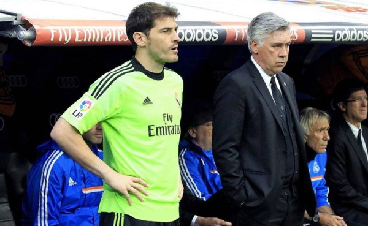 Afición del Madrid critica a Casillas, Ancelotti y piden a Mourinho