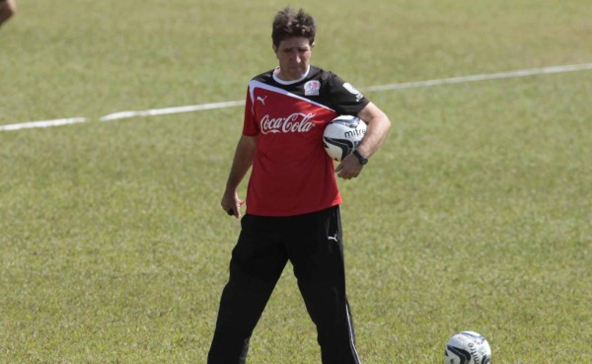 Héctor Vargas solicita fichar lateral derecho para reforzar a Olimpia