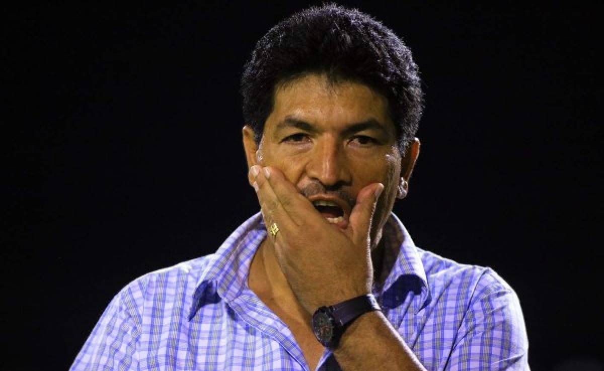 Carlos Martínez es despedido como técnico de Platense