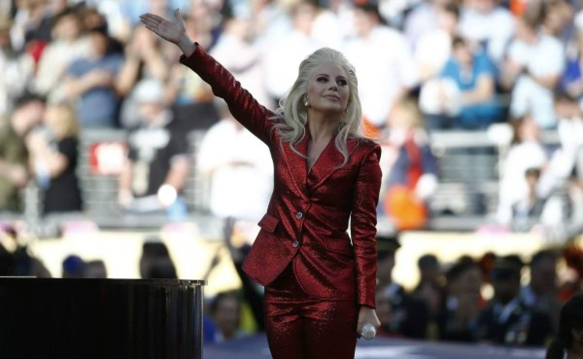 Lady Gaga y su espectacular interpretación del himno en el Super Bowl