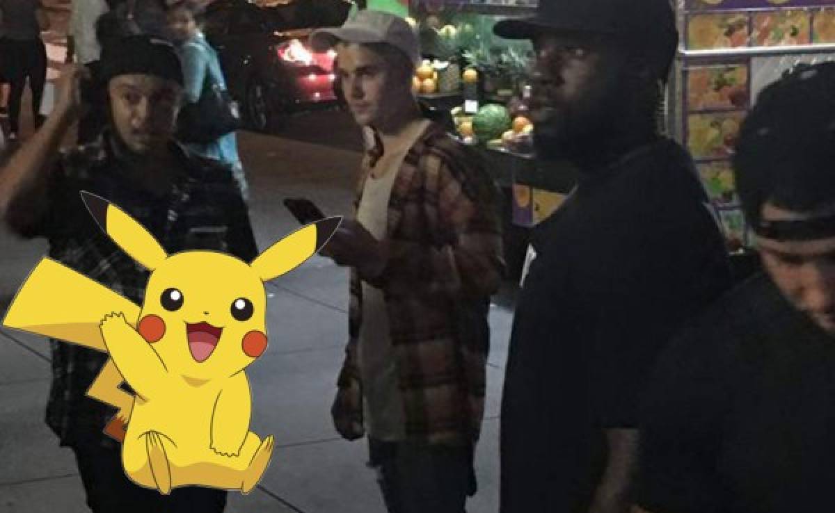 VIDEO: En Nueva York, ignoran a Justin Bieber por jugar Pokemon Go