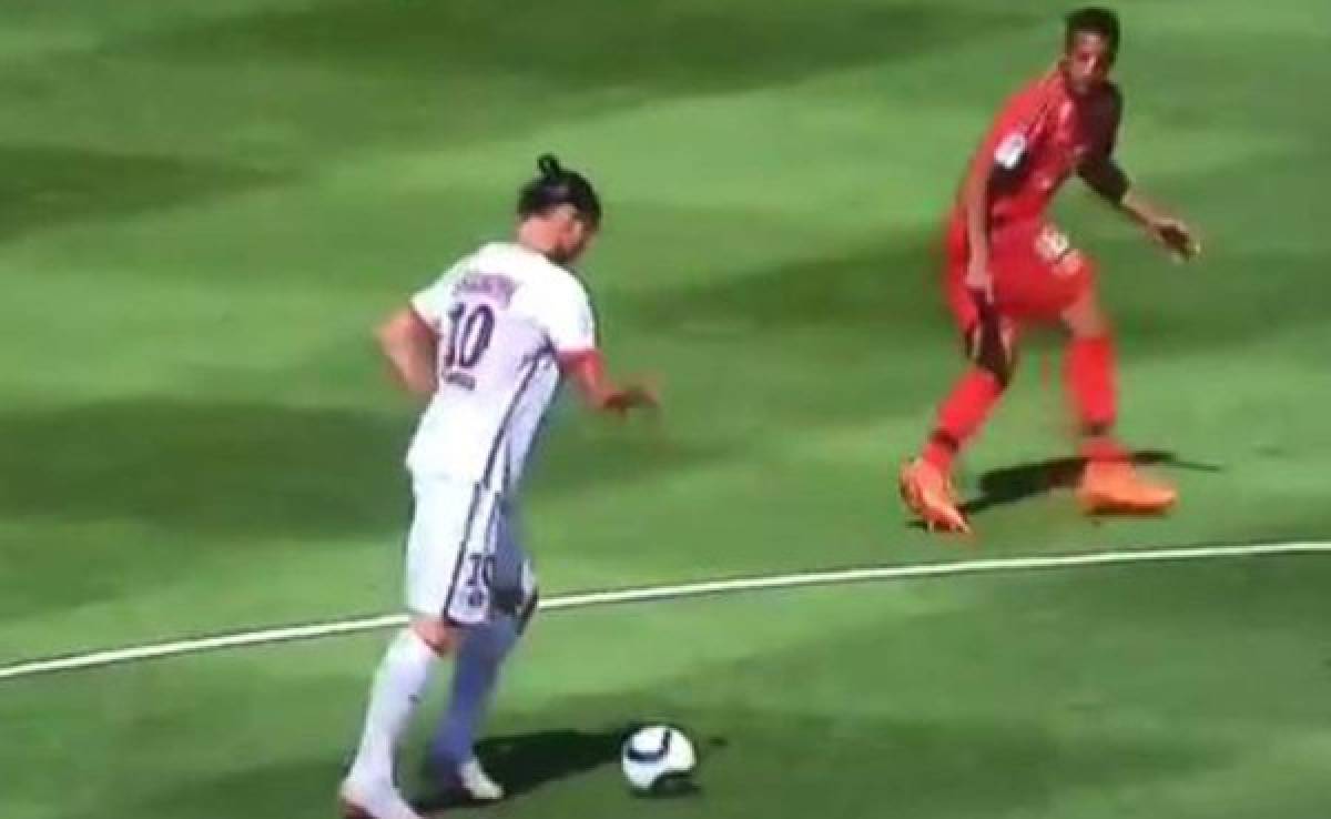 VIDEO: Zlatan Ibrahimovic imita a Ronaldinho con este gran pase