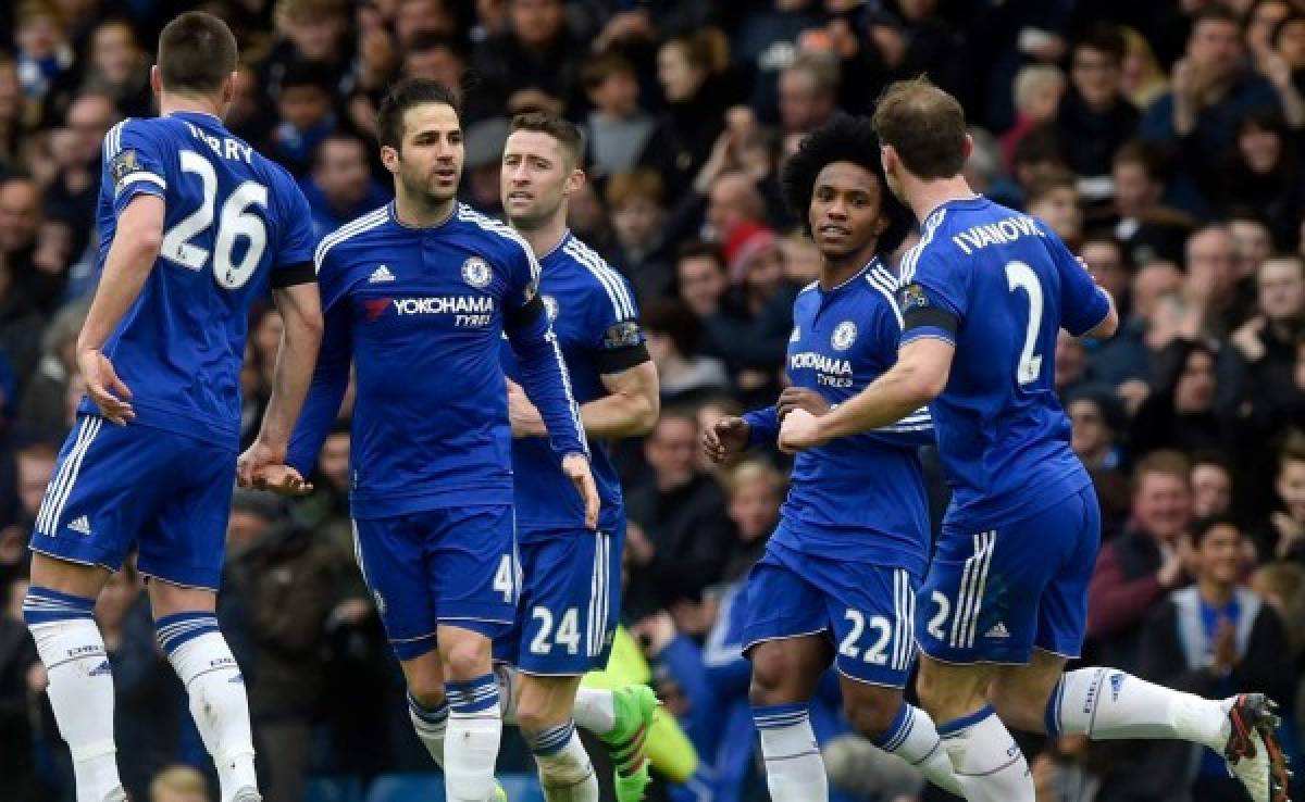 Cesc Fábregas evita otro ridículo del Chelsea en la Premier League