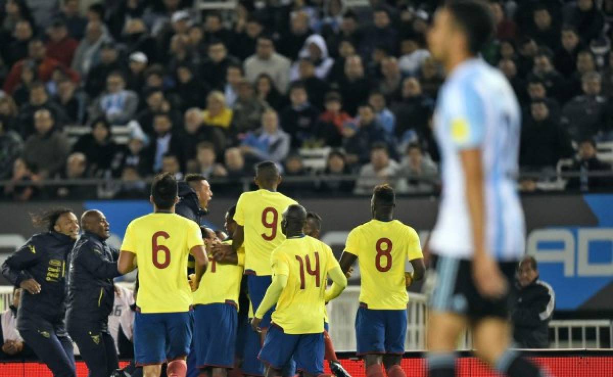 Ecuador hace historia y derrota a una Argentina sin alma en Buenos Aires