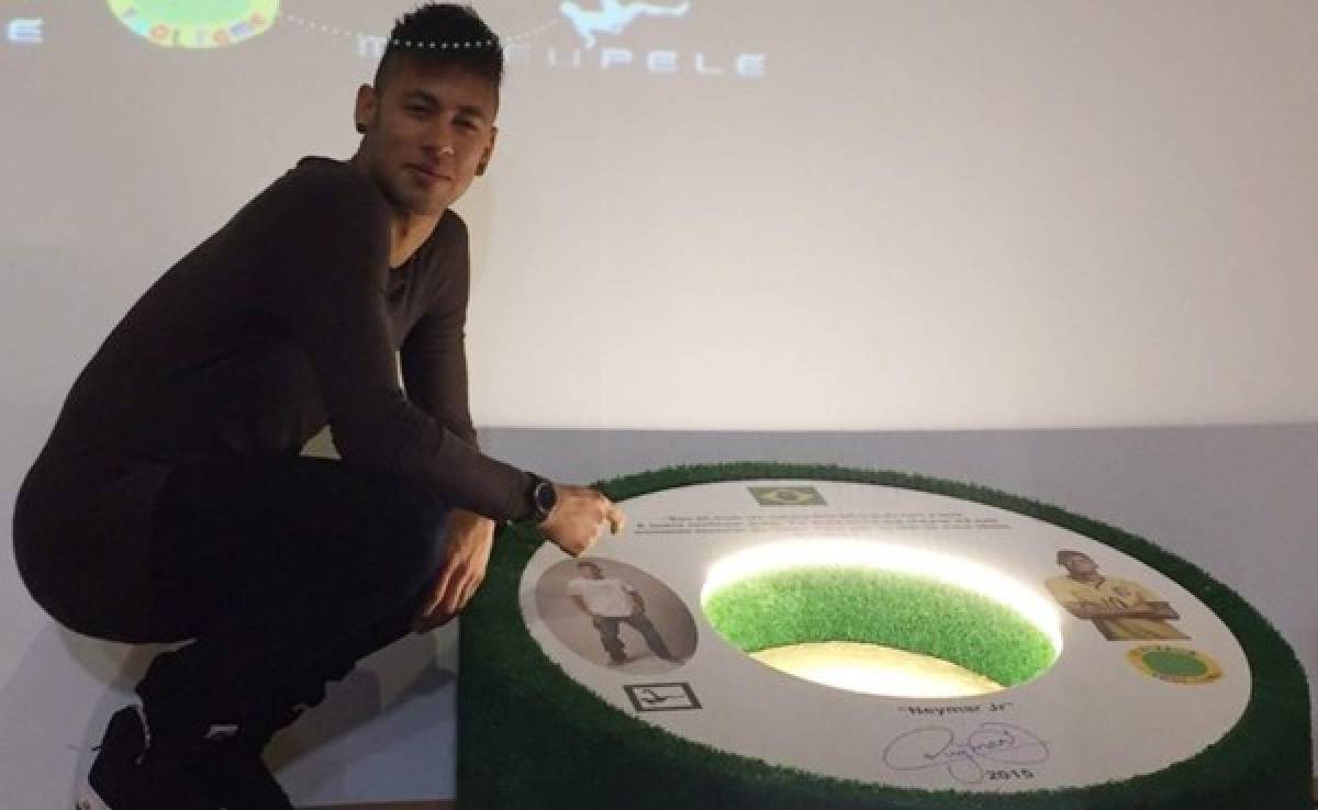 ¿Neymar ya tiene novia? Además vean el momento que vivió en el museo de Pelé