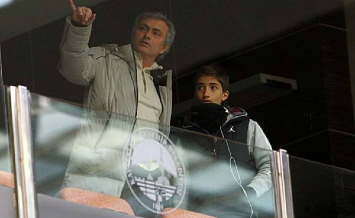 El hijo de José Mourinho enciende las redes sociales