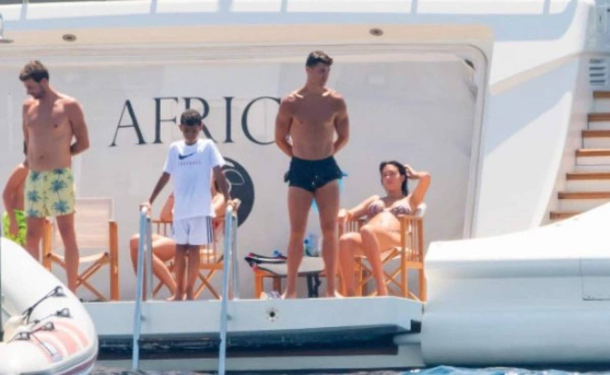 FOTOS: Las infartantes vacaciones de Cristiano Ronaldo y Georgina Rodríguez en Francia
