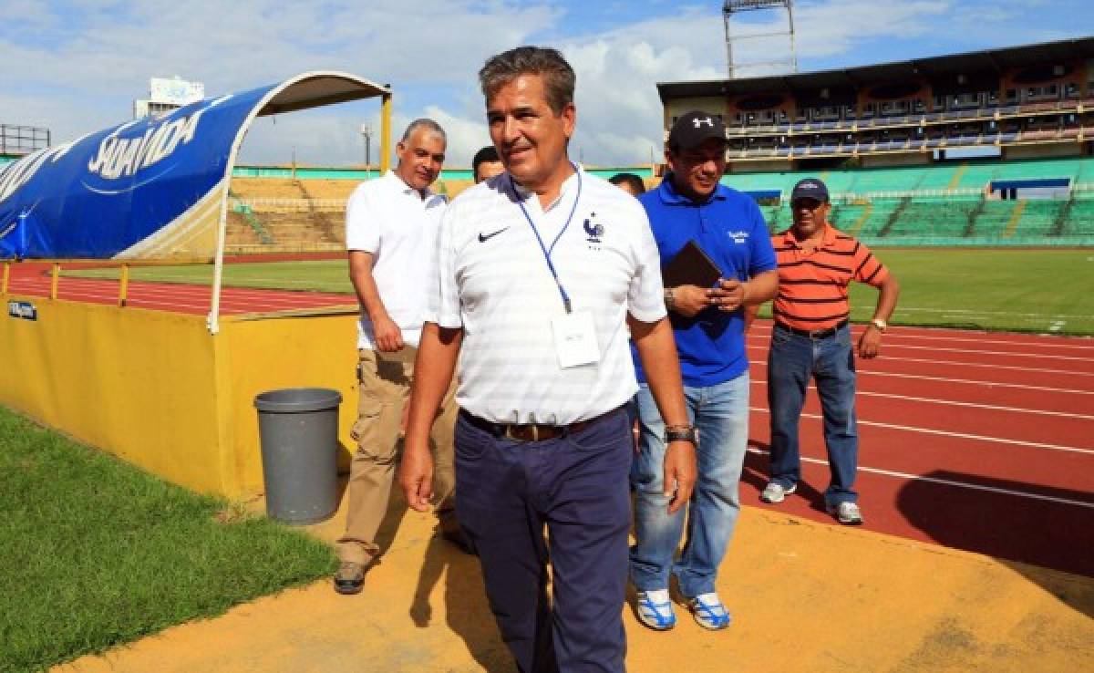 El técnico Jorge Luis Pinto visita nuevamente el Olímpico