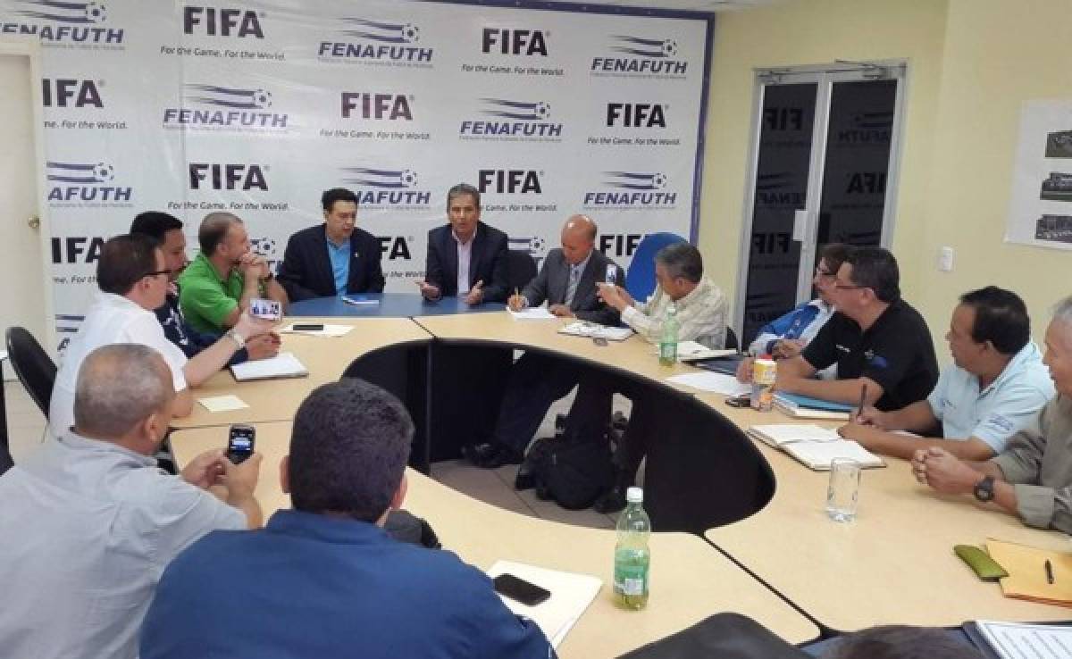 Pinto se reunió con autoridades del fútbol menor de Honduras