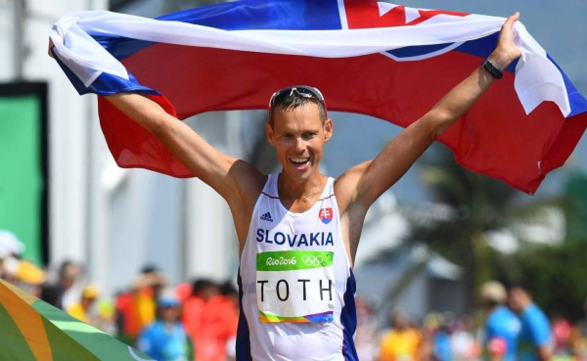 Eslovaco Matej Toth gana el oro en 50 kilómetros marcha
