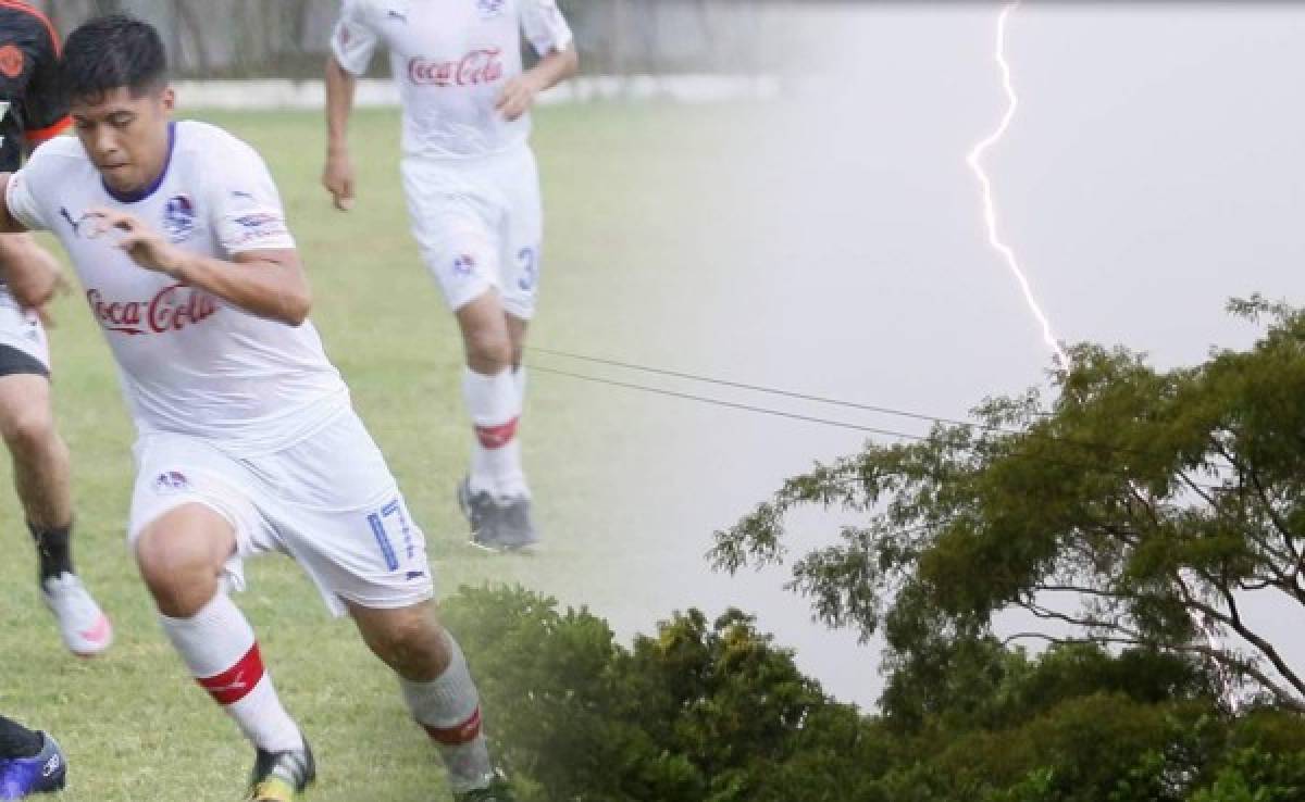 VIDEO: Jugadores de Olimpia arriesgan su vida jugando amistoso bajo tormenta eléctrica