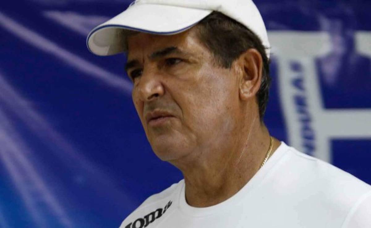 Los dolores de cabeza de Pinto en la Selección de Honduras