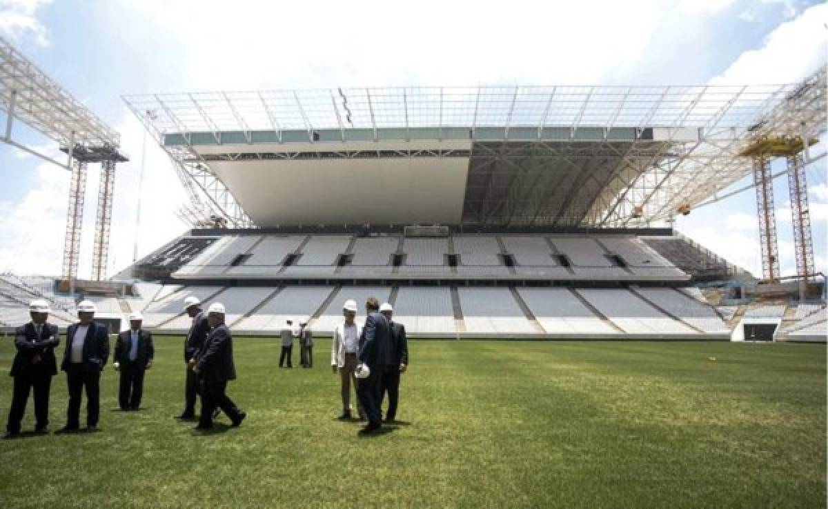 FIFA cree que el estadio inaugural del Mundial estará listo en mayo