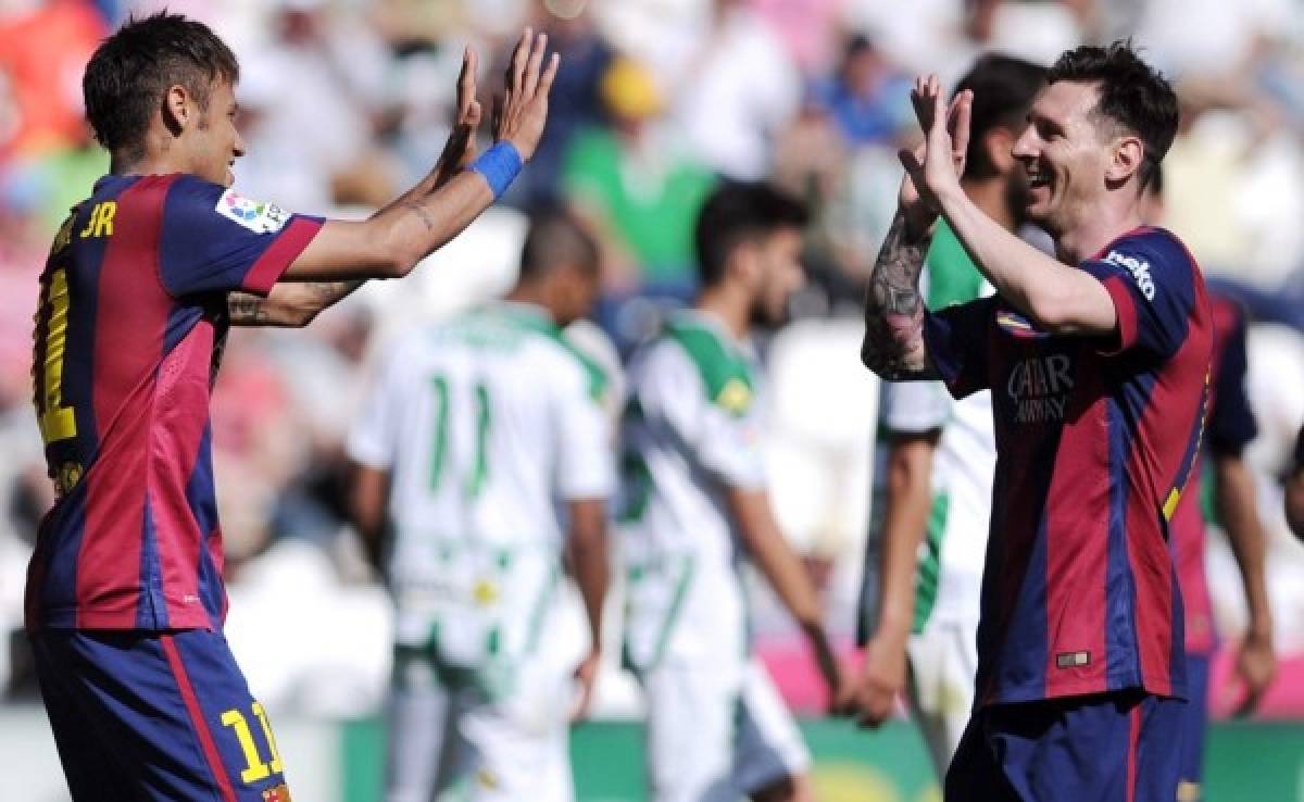 VIDEO: En plena lucha por el pichichi, Messi cede penal a Neymar
