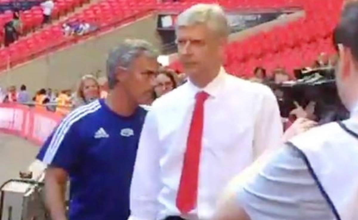 Mourinho y Wenger ni se voltearon a ver en la Community Shield