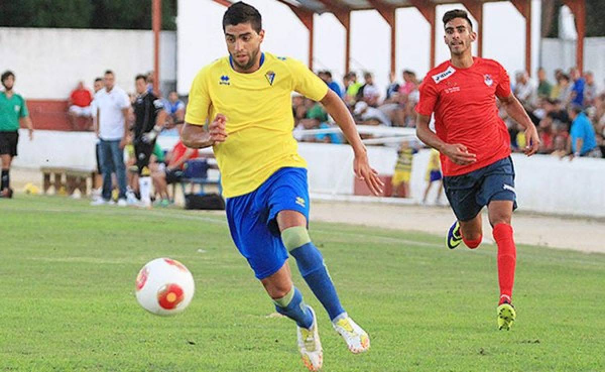 Jonathan Mejia anota su primer gol con el Cádiz en amistoso