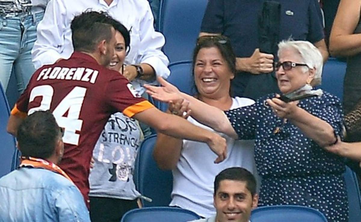 VIDEO: Jugador de la Roma festeja gol con su abuelita en la gradas