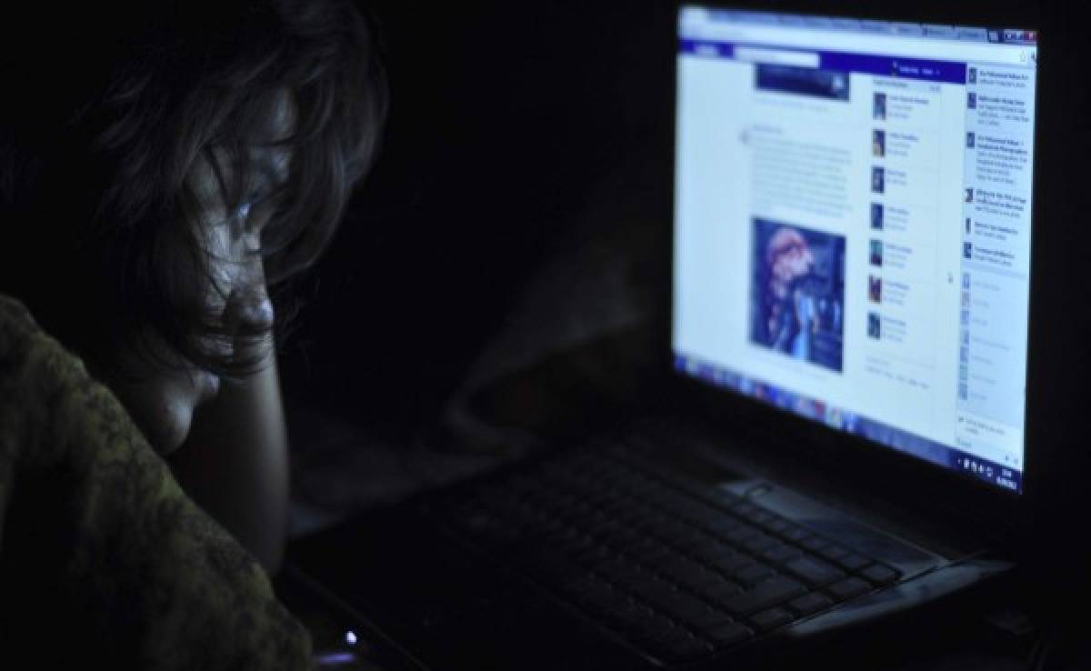 Facebook crea herramienta para prevenir el suicidio