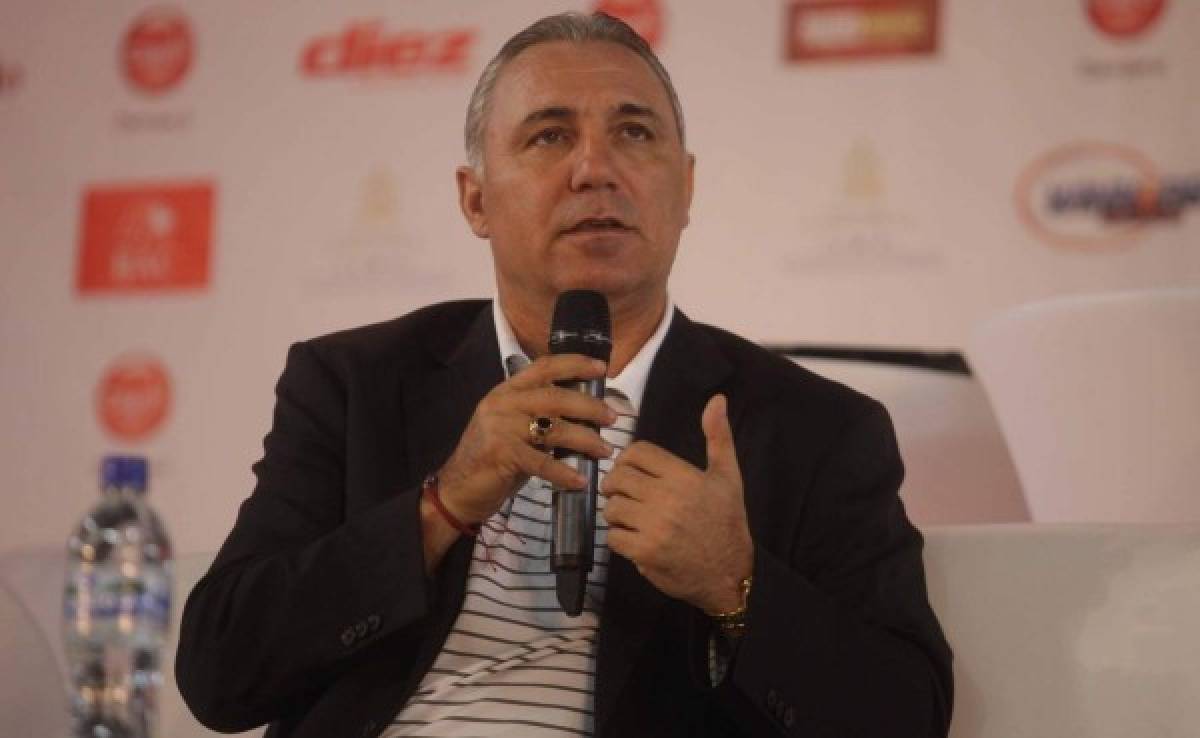 Stoichkov: 'Lo de Honduras no fue un fracaso en el Mundial'