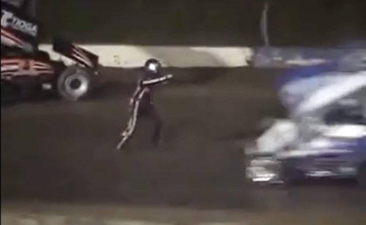 VIDEO: Piloto de Nascar muere tras ser atropellado durante carrera