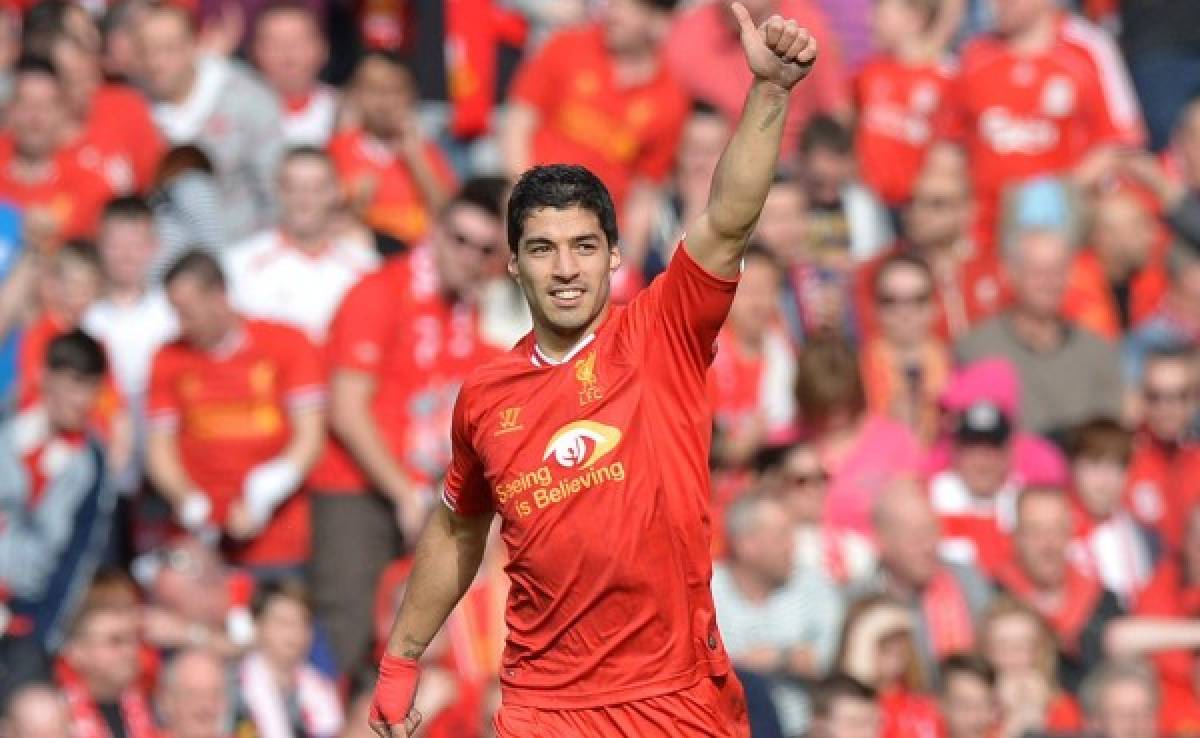 El uruguayo Suárez bate récord goleador de la historia del Liverpool