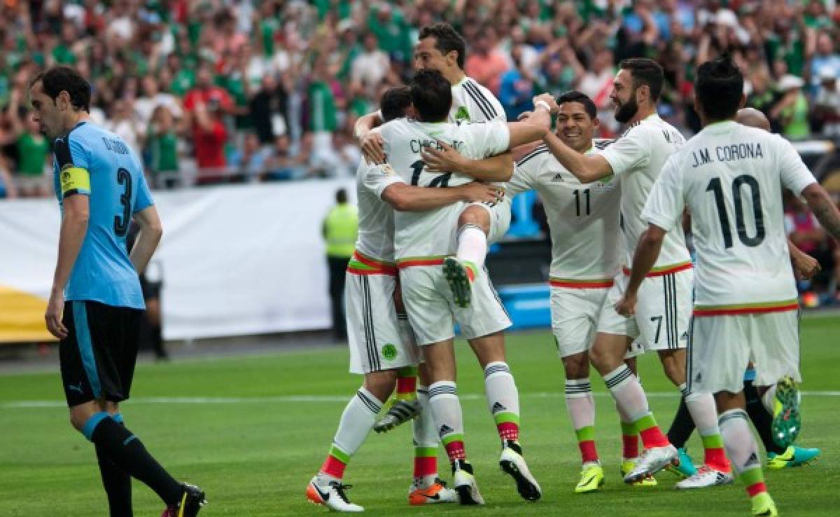 México derrota con autoridad a Uruguay en el arranque de ambos en Copa América 