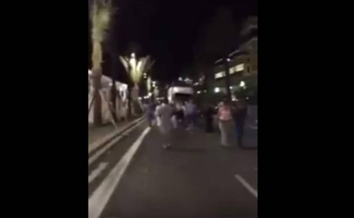 VIDEO: Captan de frente el momento en que camión atropella a personas en Niza