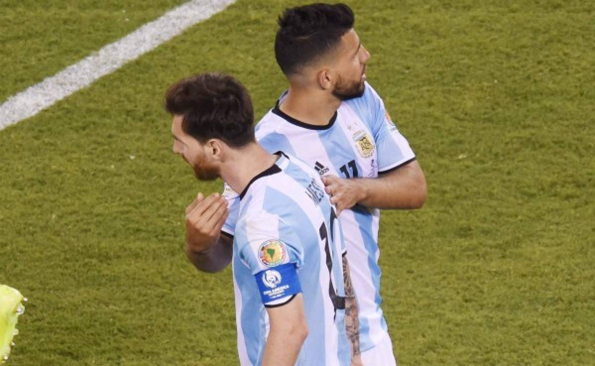 Agüero insinúa que varios seguirán a Messi, a quien vio 'jodido'