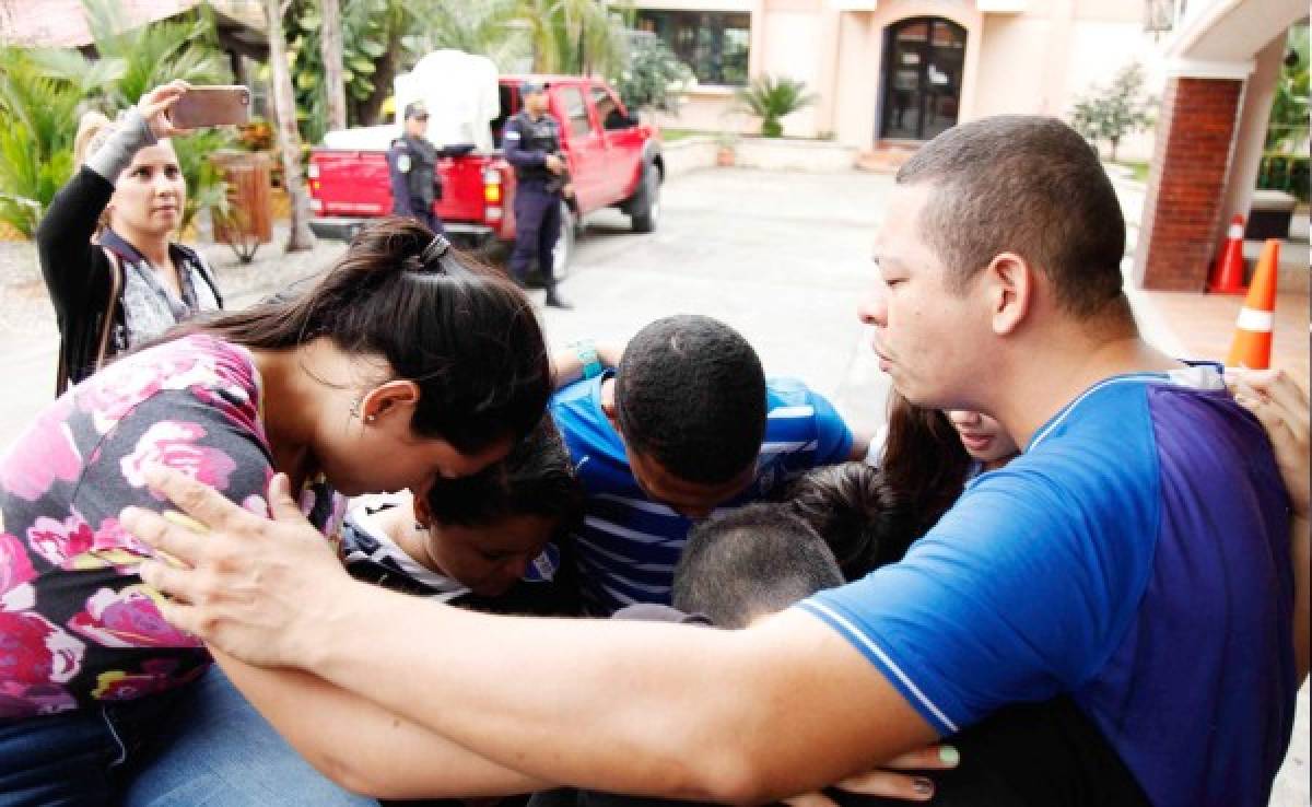 Jugador del Honduras Progresorecibe a su familia y realiza oración en el hotel