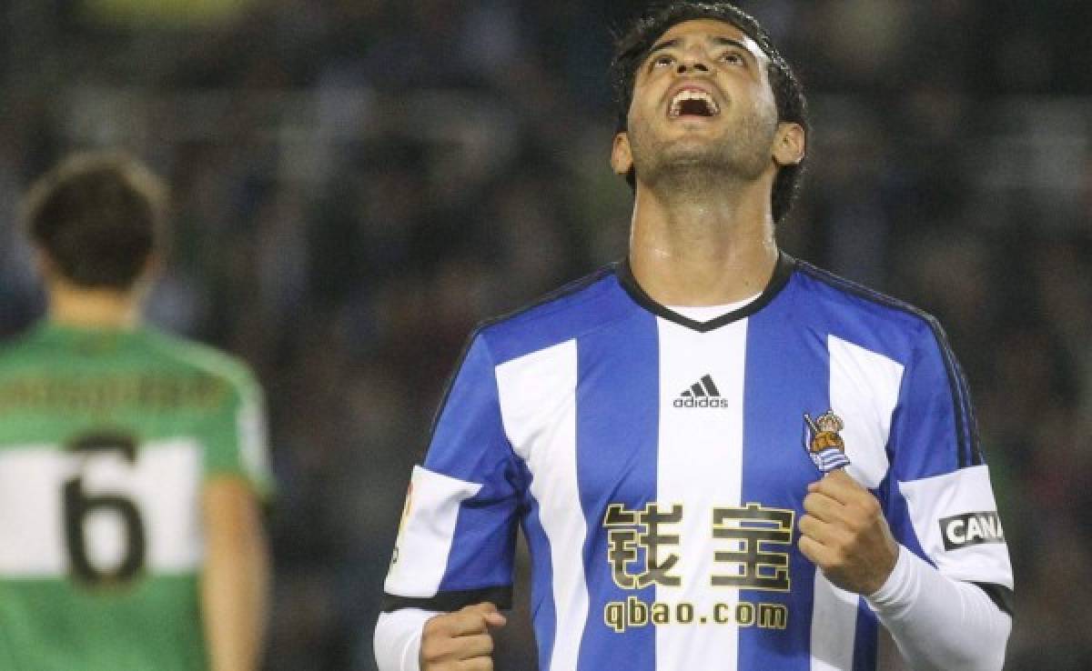 VIDEO: Carlos Vela se luce con un triplete y se los dedica a 'Chespirito'