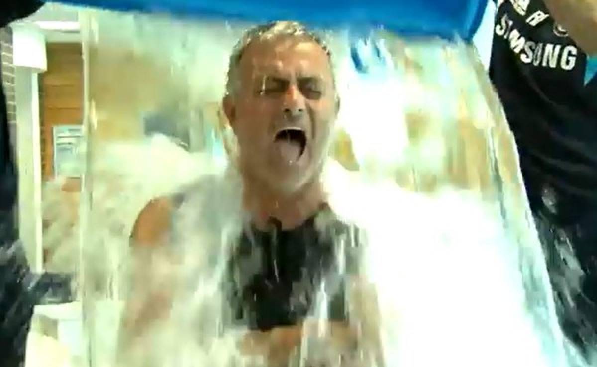 VIDEO: Mourinho también cumple su reto del Ice Bucket Challenge