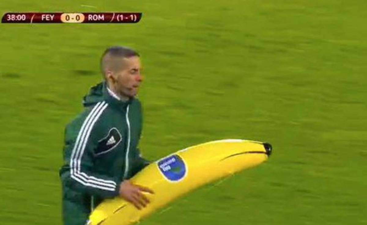Aficionados del Feyenoord lanzan plátano dirigido a Gervinho