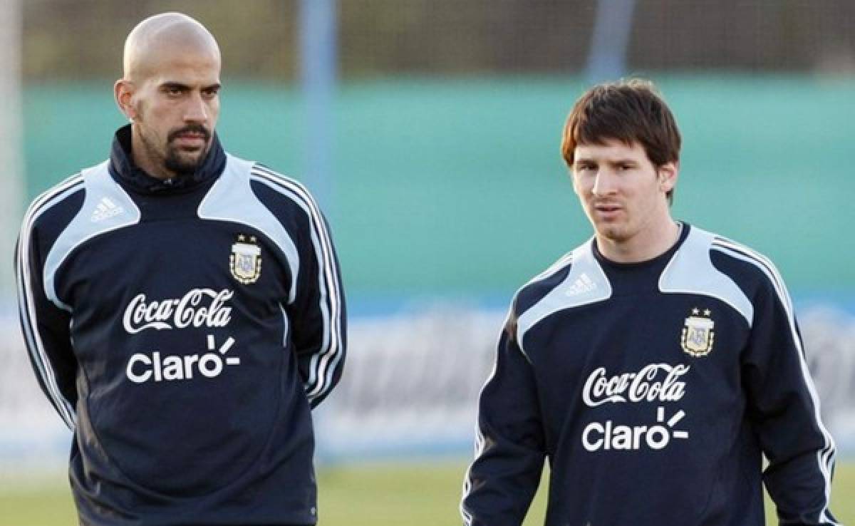 Messi ayuda a Verón a implementar el método de La 'Masía' en Estudiantes.