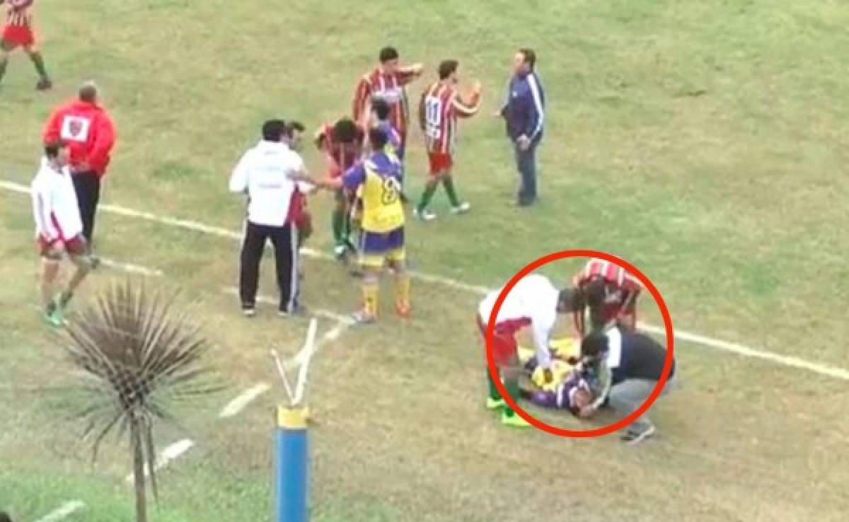 VIDEO: Muere futbolista tras recibir un rodillazo en la cabeza