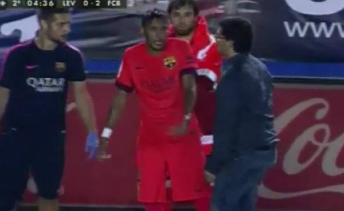 VIDEO: Neymar se enfada con el médico del Barcelona
