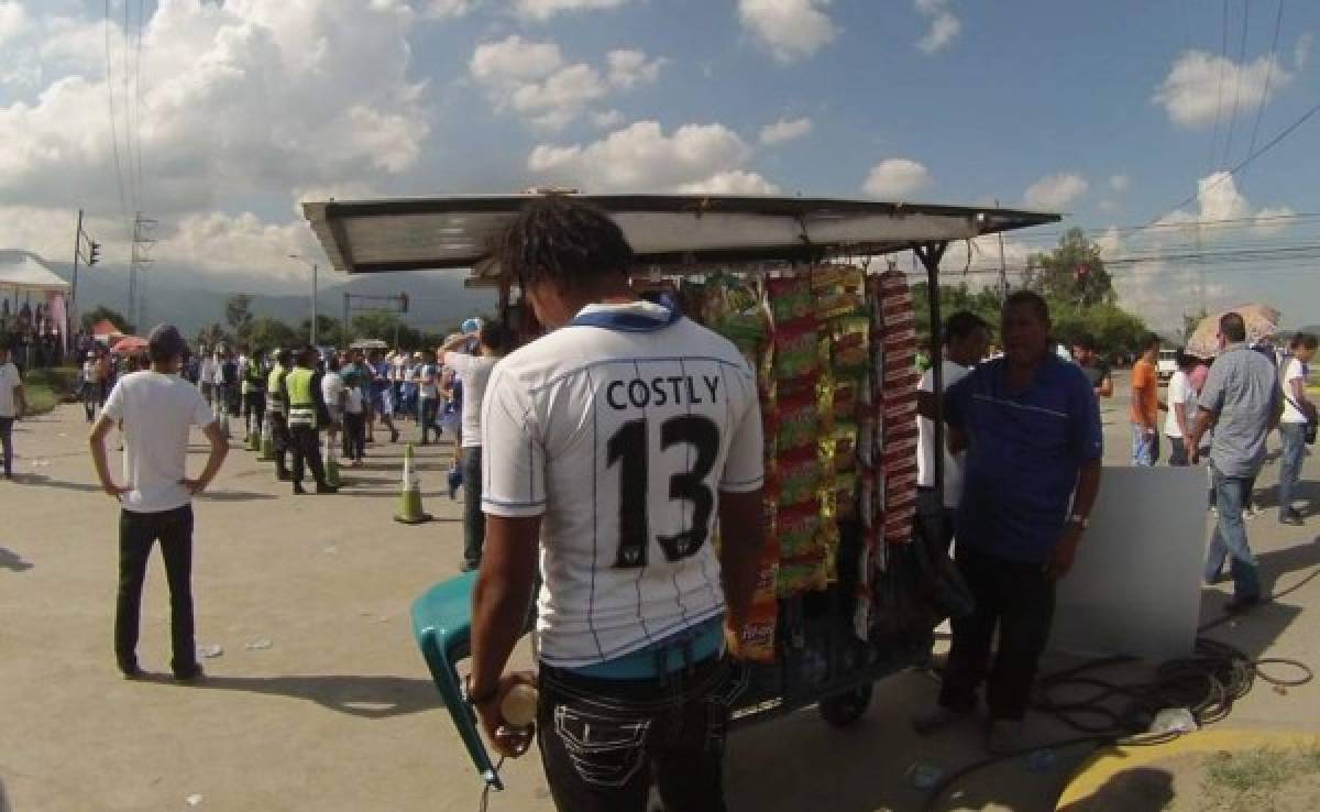 VIDEO: DIEZ capturó al doble de Costly vendiendo jugos en el Olímpico