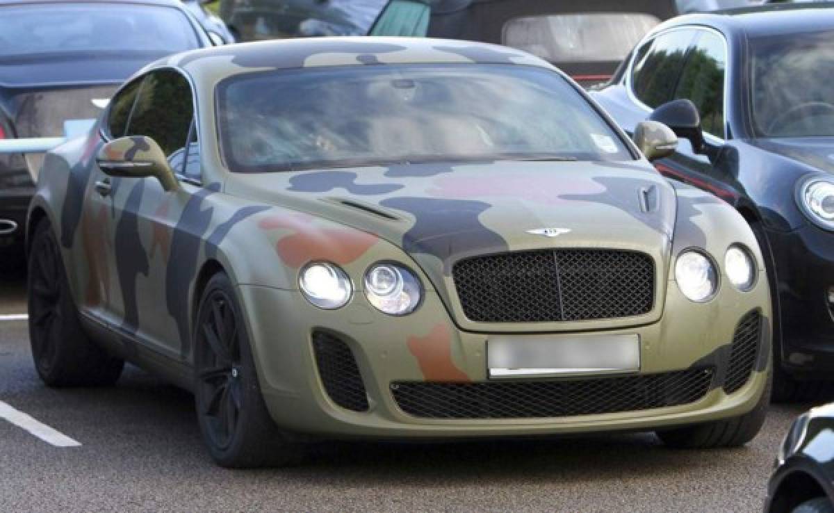 Uno de seis llantas y Balotelli sorprendió: estos son los carros más raros que tuvieron los futbolistas