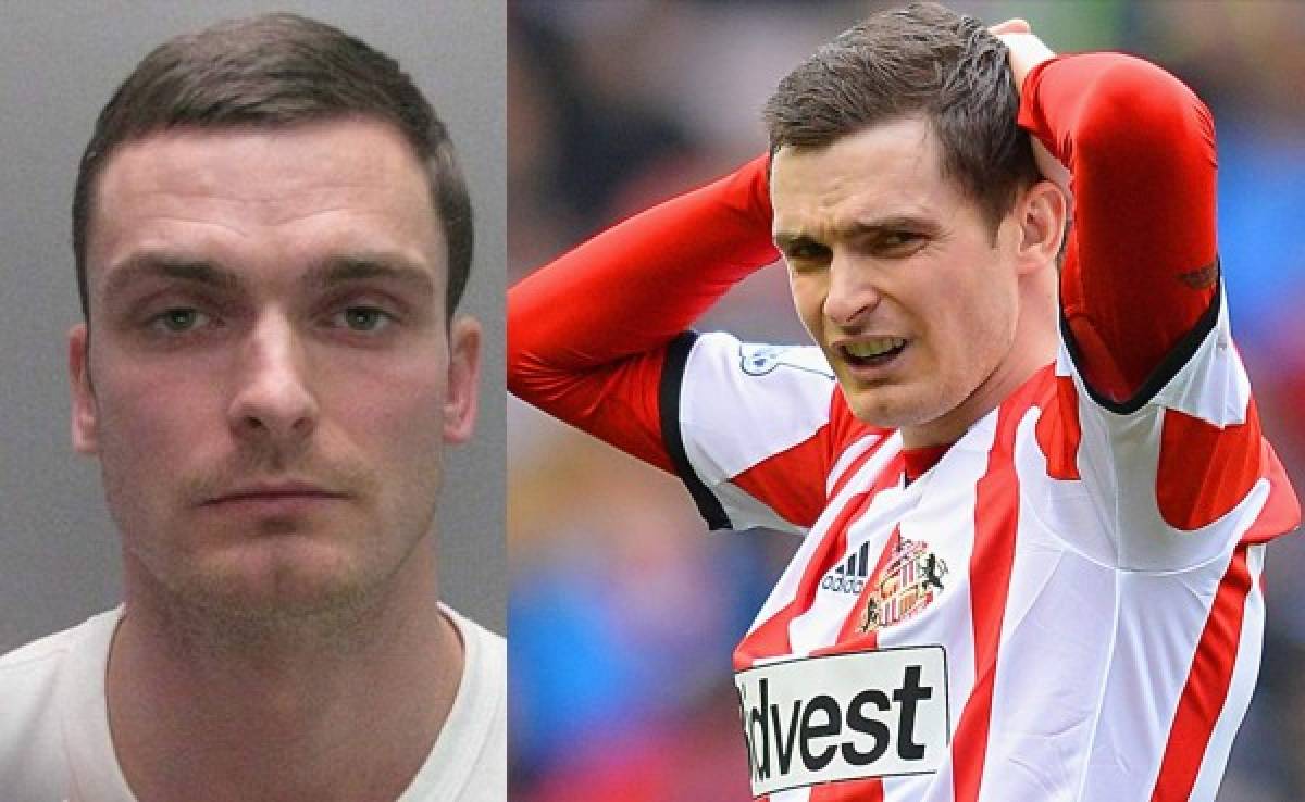 Adam Johnson, futbolista inglés, es atacado en la cárcel por no limpiar un pelo